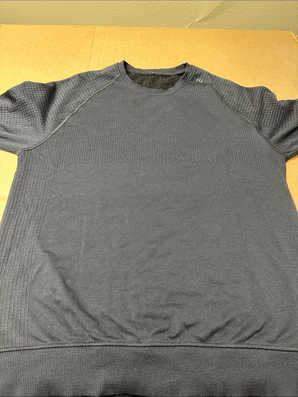 lululemon athletica Men’s Crew Sweatshirt - Dark Gray